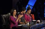 Bipasha Basu, Farah Khan, Geeta Kapoor on the sets of Lil Masters in Famous Studio on 28th Aug 2012 (61).JPG